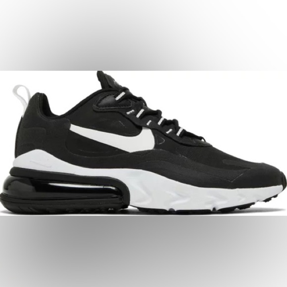 Women’s Nike Air Max 270 React Black/White 8.5US